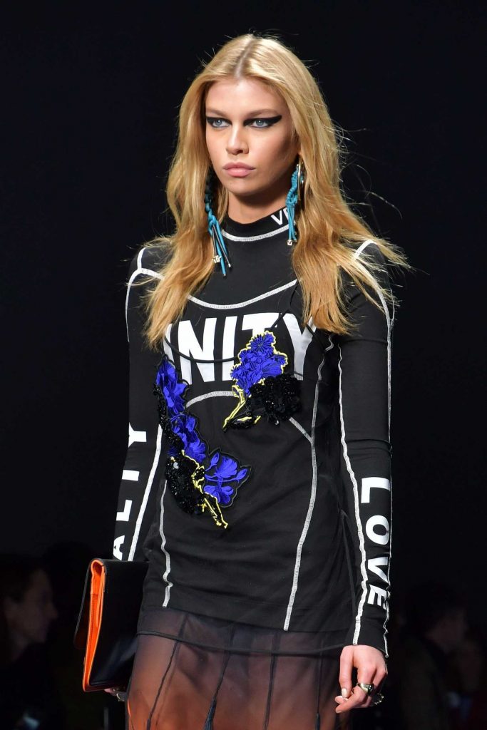Stella Maxwell at the Versace Show During the Milan Fashion Week-3