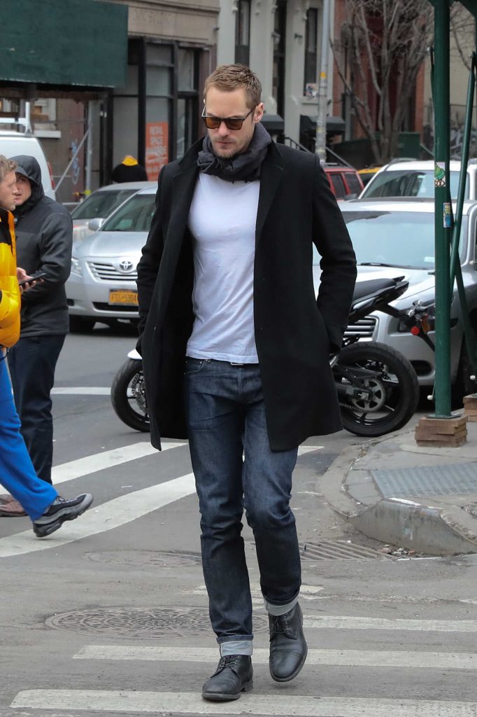 Alexander Skarsgard Was Seen Out in New York City-3