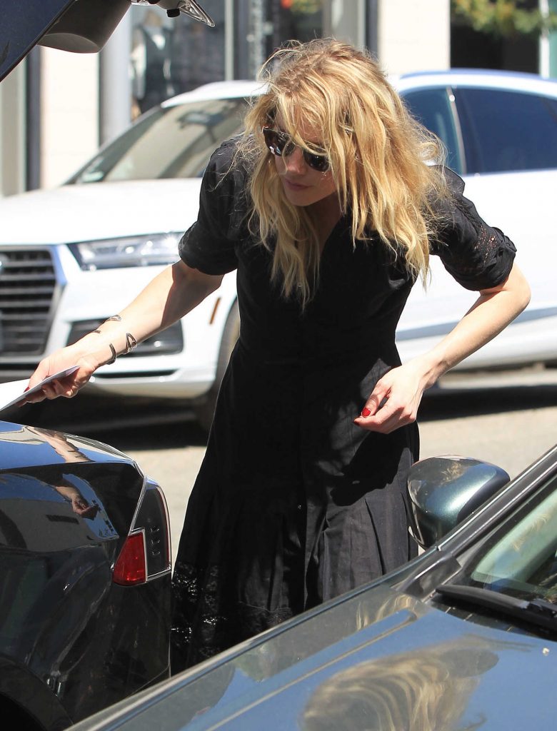 Amber Heard Was Seen Out in Beverly Hills-2