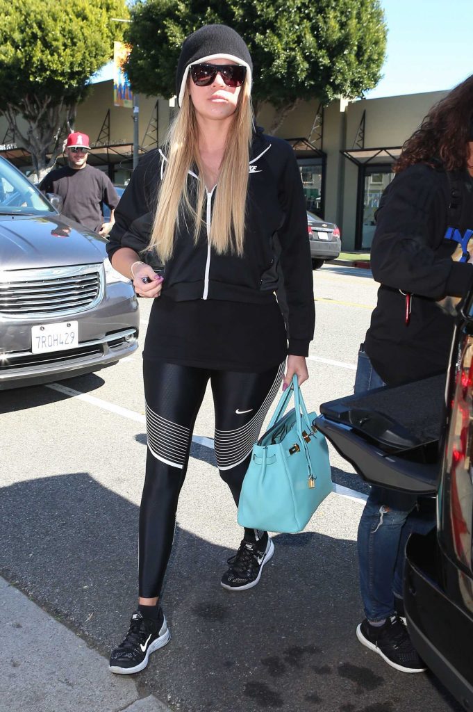 Khloe Kardashian Leaves the Beauty Park Medical Spa in Brentwood-1