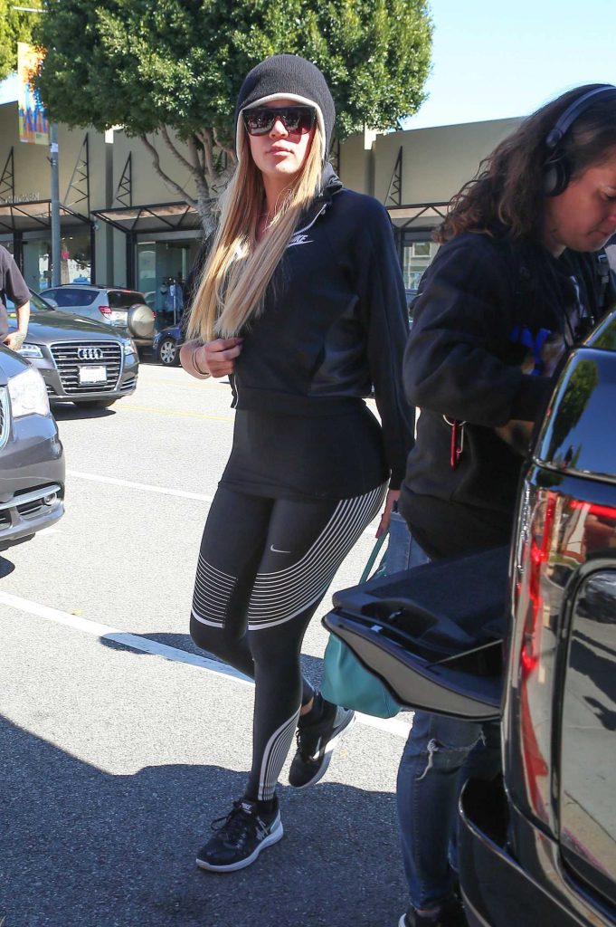 Khloe Kardashian Leaves the Beauty Park Medical Spa in Brentwood-3