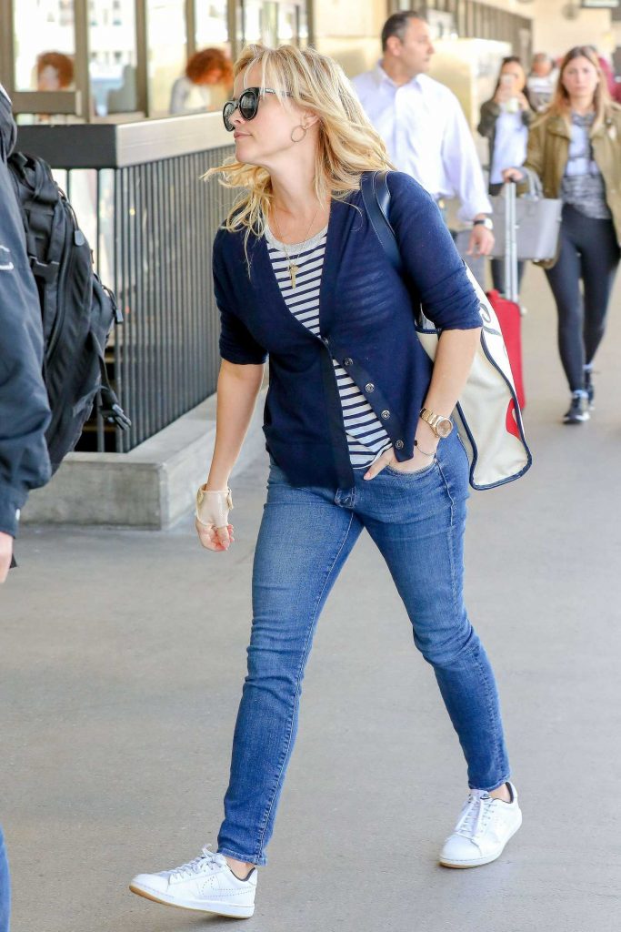 Reese Witherspoon Departs Flight at LAX Airport in LA-3
