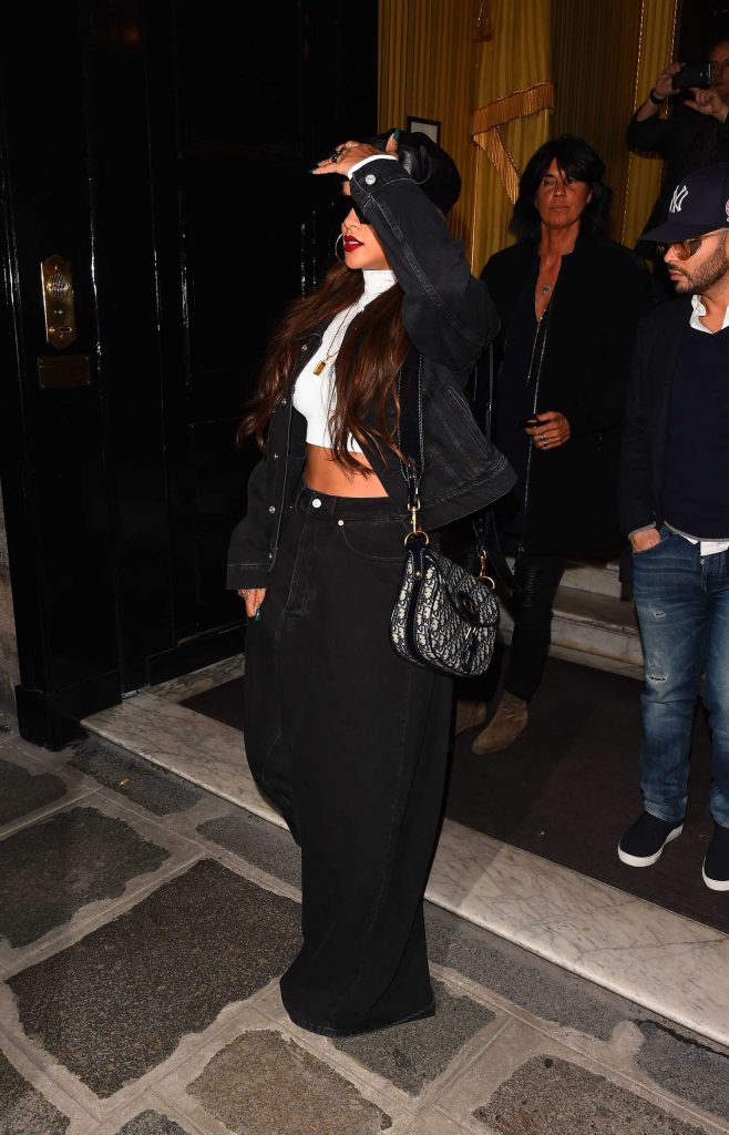 Rihanna Was Spotted Out in Paris-3