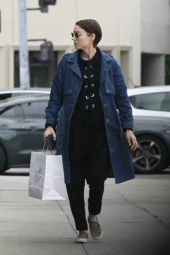 Rooney Mara Was Seen Out in Los Angeles-3