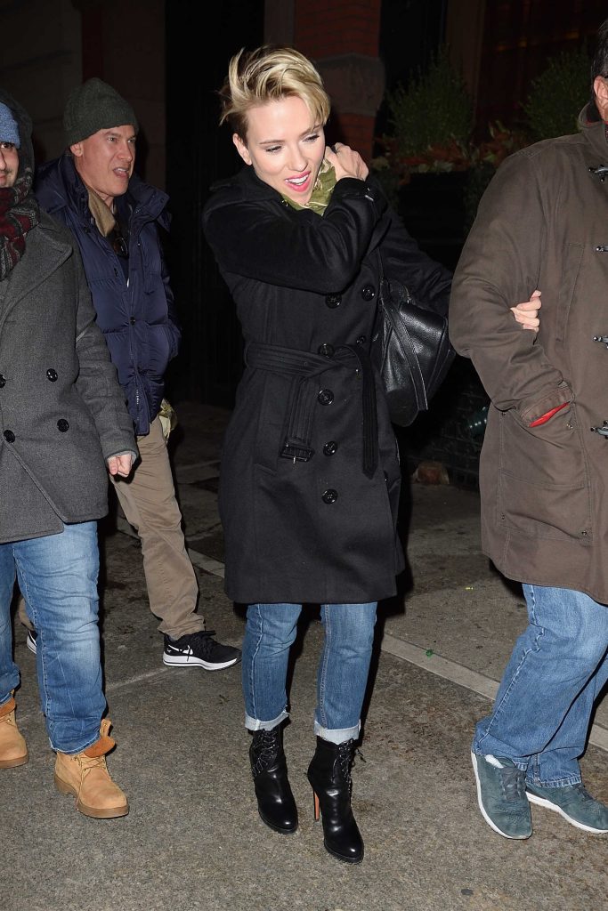 Scarlett Johansson Arrives at the SNL Party in NYC-2