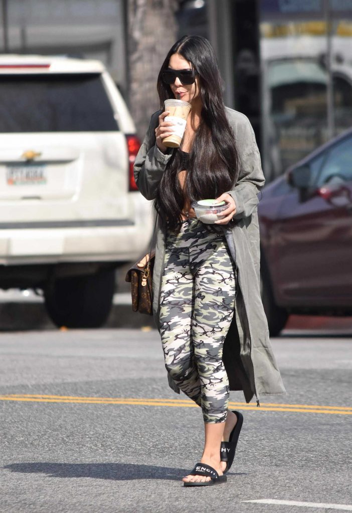 Vanessa Hudgens Grabs a Coffee Drink Out in LA-3