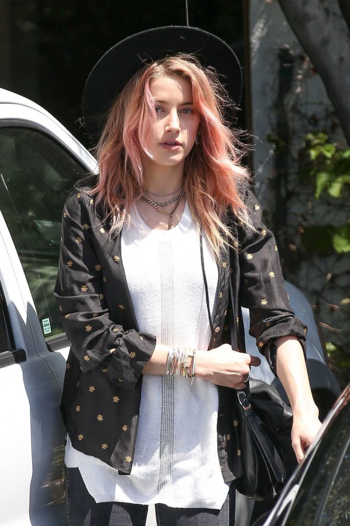 Amber Heard Was Spotted Out in West Hollywood-1