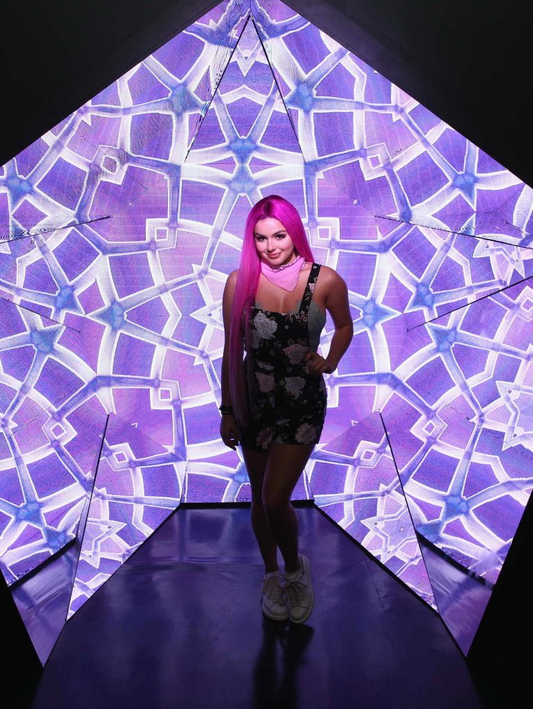 Ariel Winter Attends H&M Loves Coachella Tent During the Coachella Valley Music and Arts Festival in Indio-4