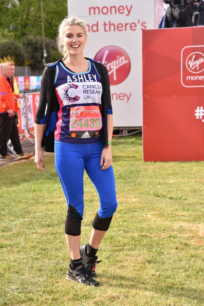 Ashley James Was Seen at the London Marathon-3