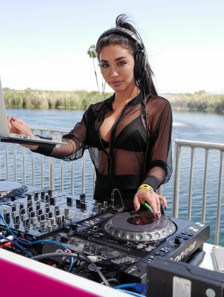 Chantel Jeffries Attends the REVOLVE Desert House During the Coachella Valley Music and Arts Festival in Palm Springs-1