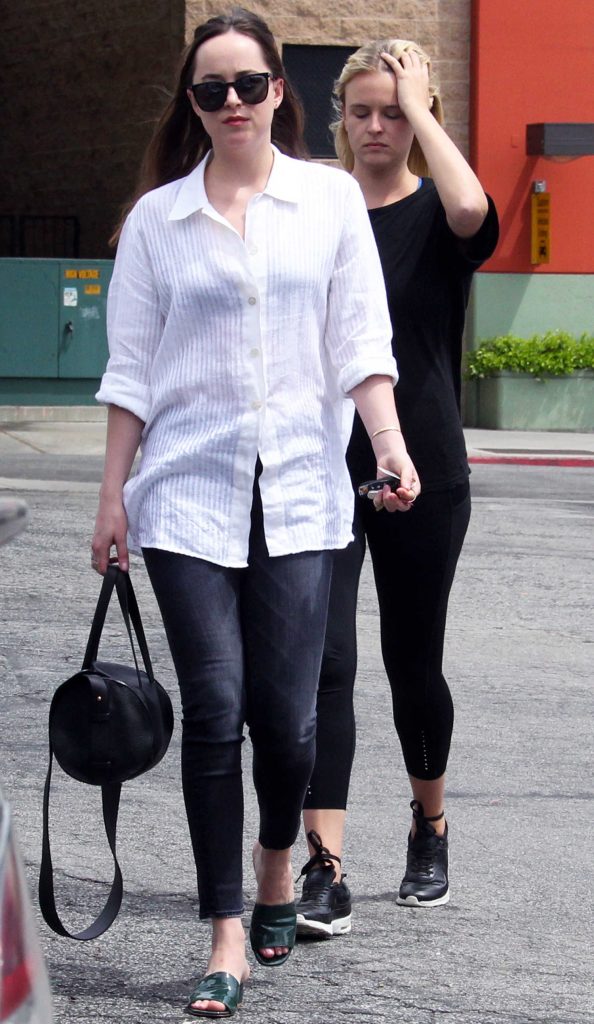 Dakota Johnson Was Seen With Girlfriend in West Hollywood-2
