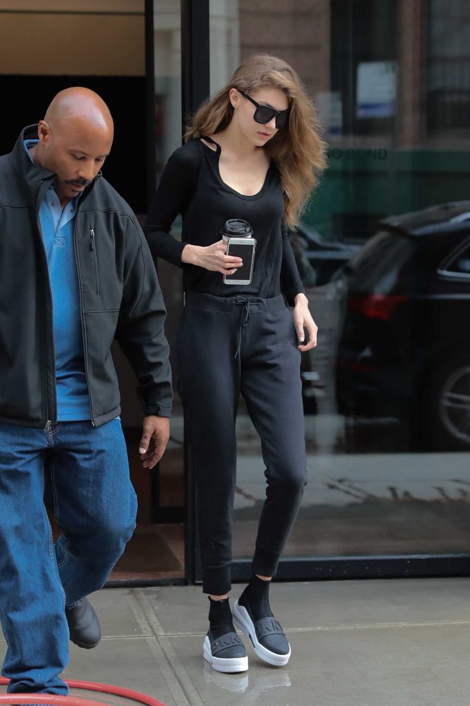 Gigi Hadid Heads to the Gym in NYC-5