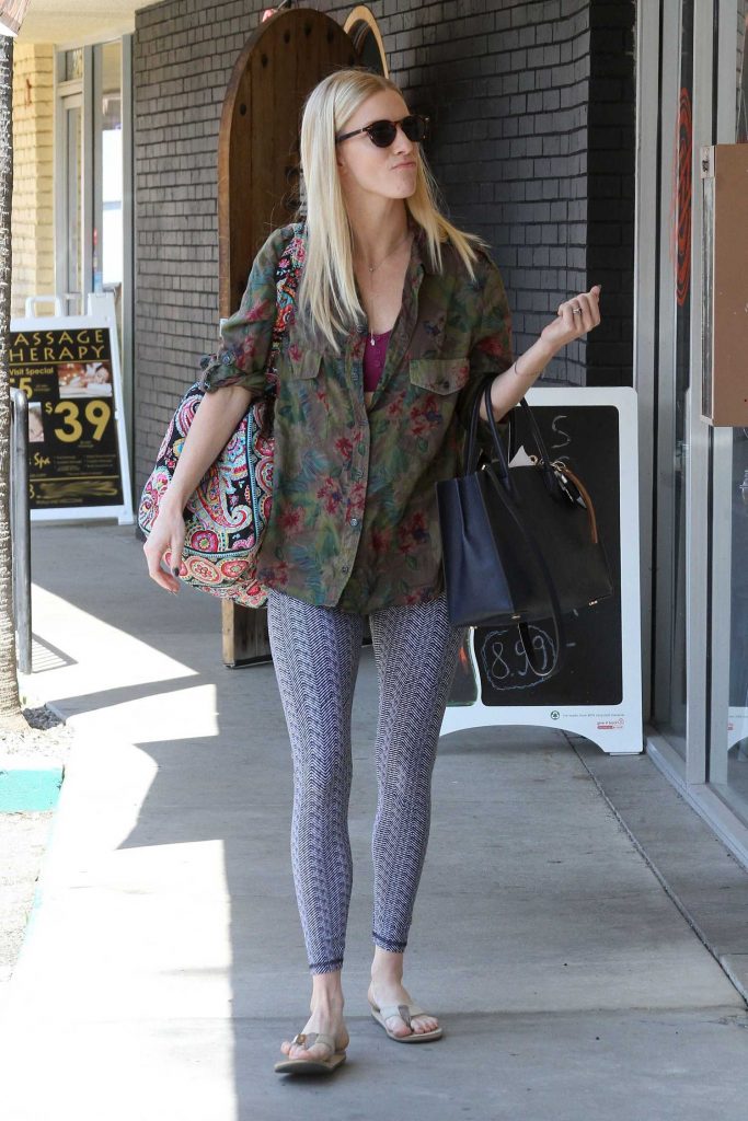 Heather Morris Arrives at Dancing With the Stars's Rehearsal in Los Angeles-2