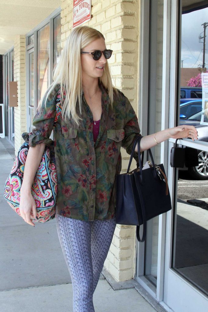 Heather Morris Arrives at Dancing With the Stars's Rehearsal in Los Angeles-4