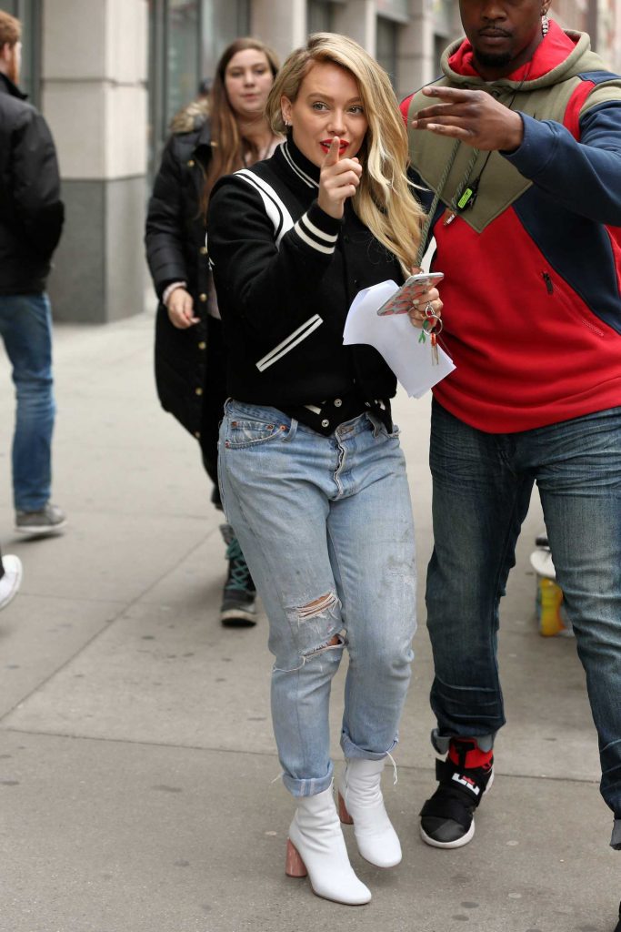Hilary Duff Walks to the Set of Younger in New York-3
