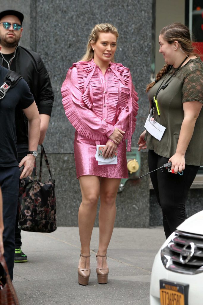 Hilary Duff Wears a Pink Ruffled Dress on the Set of Younger in New York-4