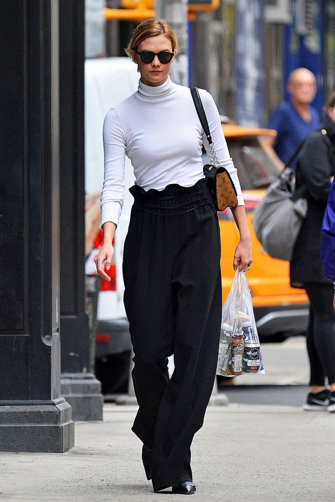 Karlie Kloss Goes Shopping Out in NYC-2