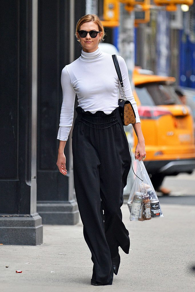Karlie Kloss Goes Shopping Out in NYC-3