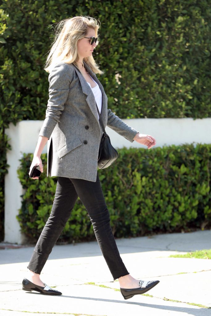 Kate Upton Was Seen Out in West Hollywood-2