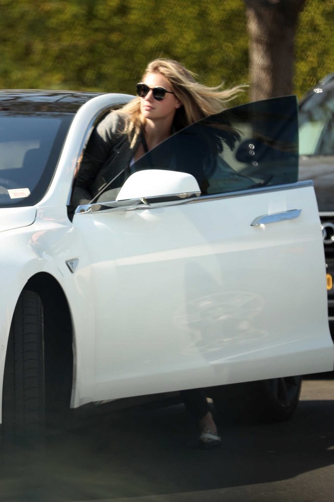 Kate Upton Was Seen Out in West Hollywood-4