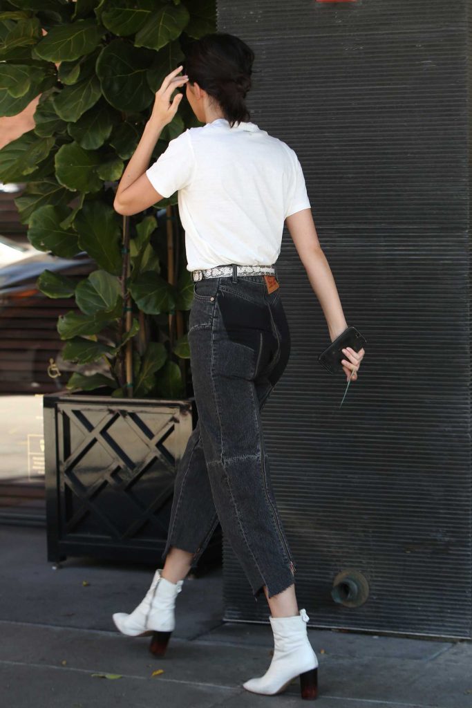 Kendall Jenner Arrives at Honor Bar in Beverly Hills-4