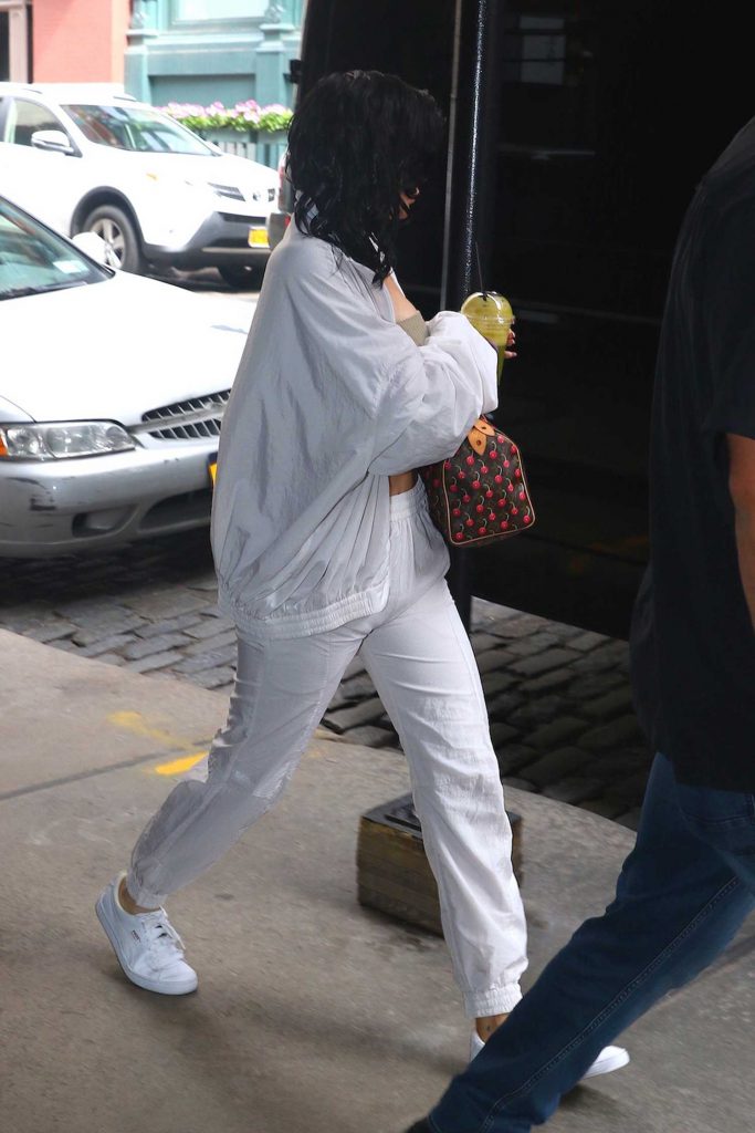 Kylie Jenner Leaves Her Hotel in New York City-4