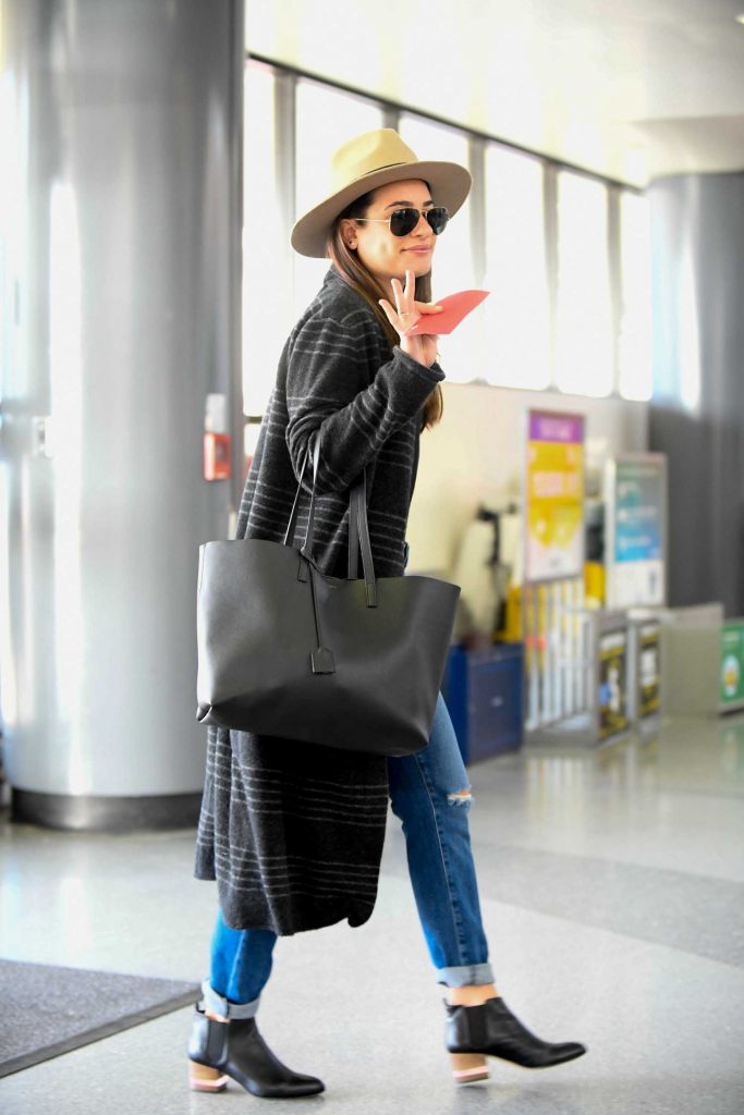 Lea Michele Was Seen at LAX Airport in Los Angeles-4