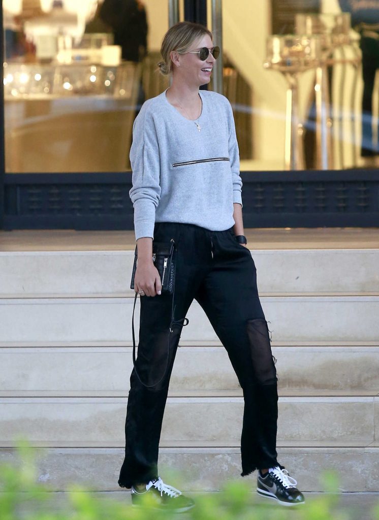 Maria Sharapova Goes Shopping at Barneys New York in Beverly Hills-2