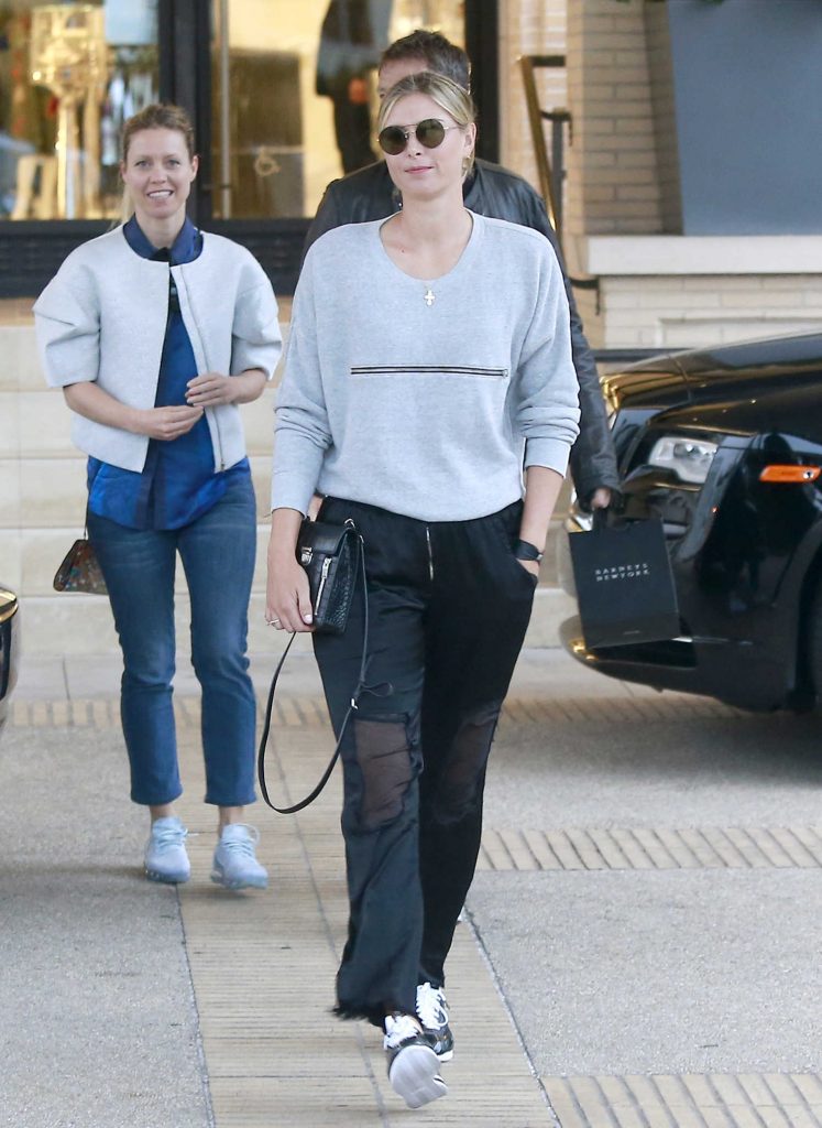Maria Sharapova Goes Shopping at Barneys New York in Beverly Hills-4