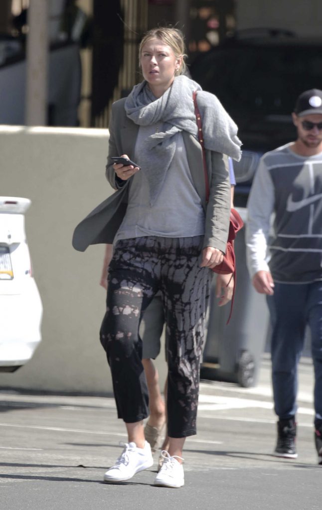 Maria Sharapova Out for a Lunch in Los Angeles-2