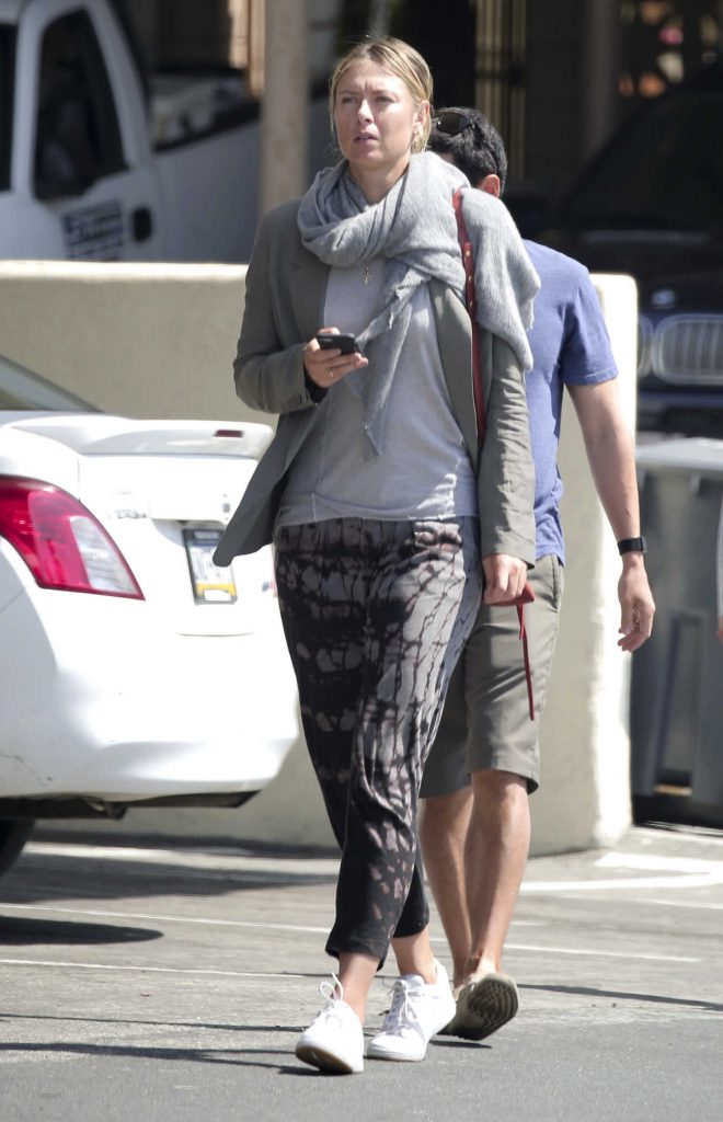 Maria Sharapova Out for a Lunch in Los Angeles-3