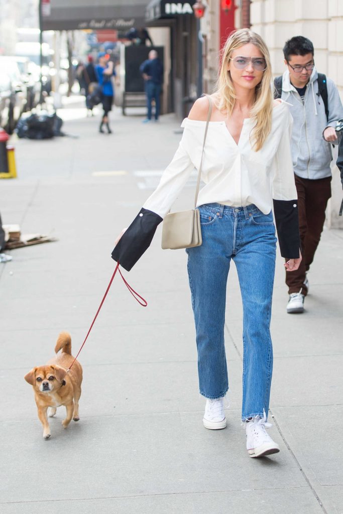 Martha Hunt Walks Her Dog in the East Village-2