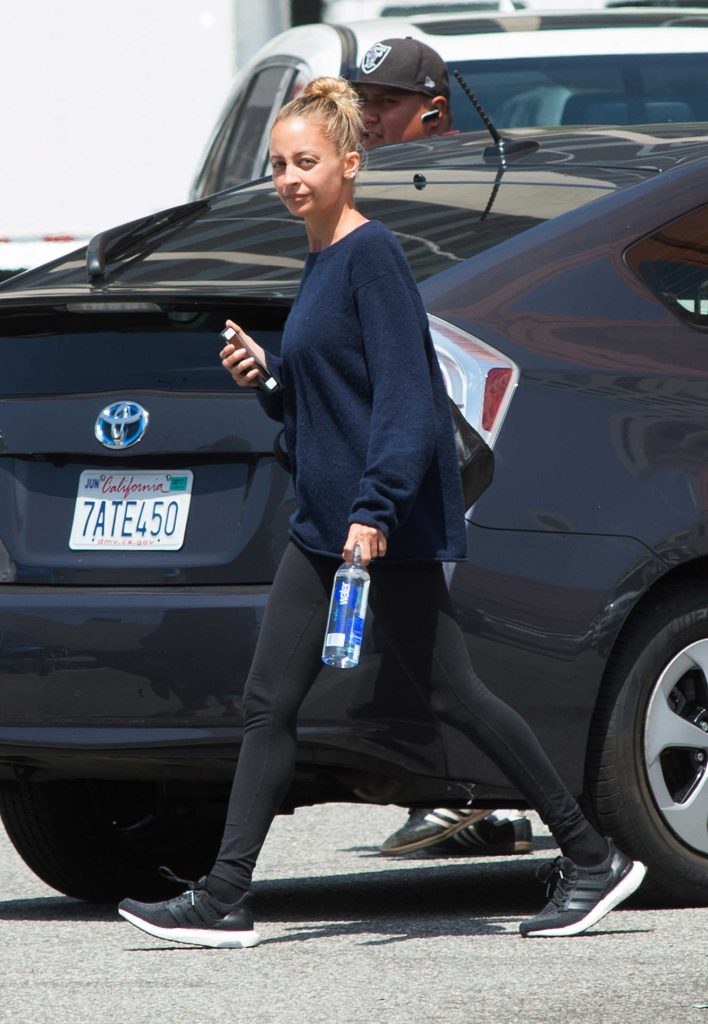 Nicole Richie Was Seen Out in Los Angeles-2