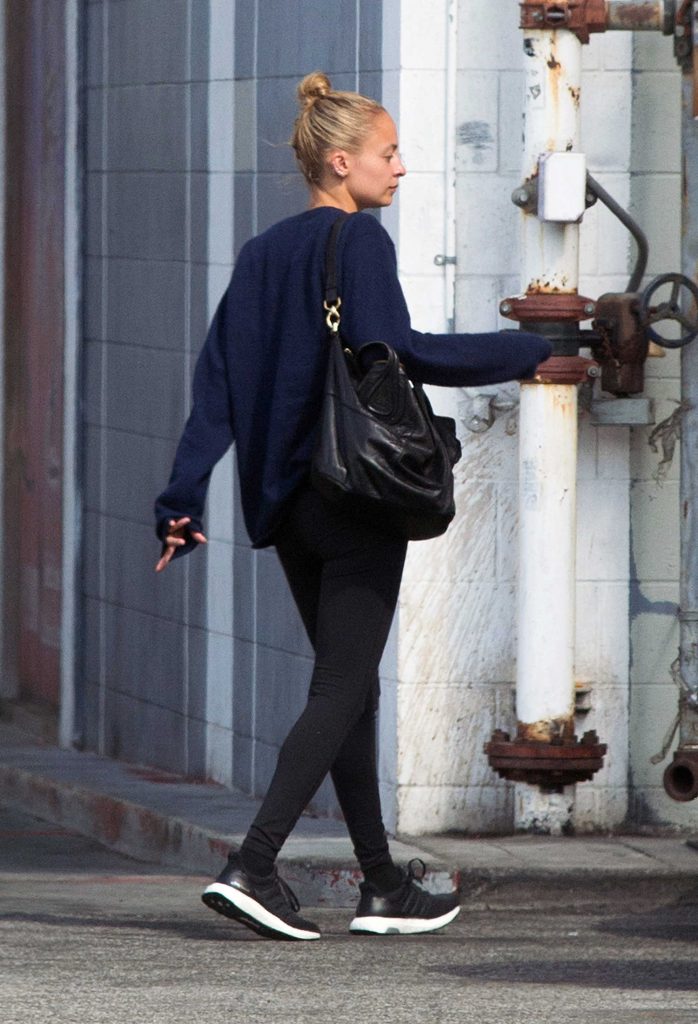 Nicole Richie Was Seen Out in Los Angeles-4
