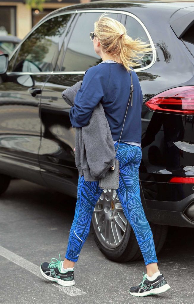 Reese Witherspoon Leaves Burn 60 in Brentwood-4