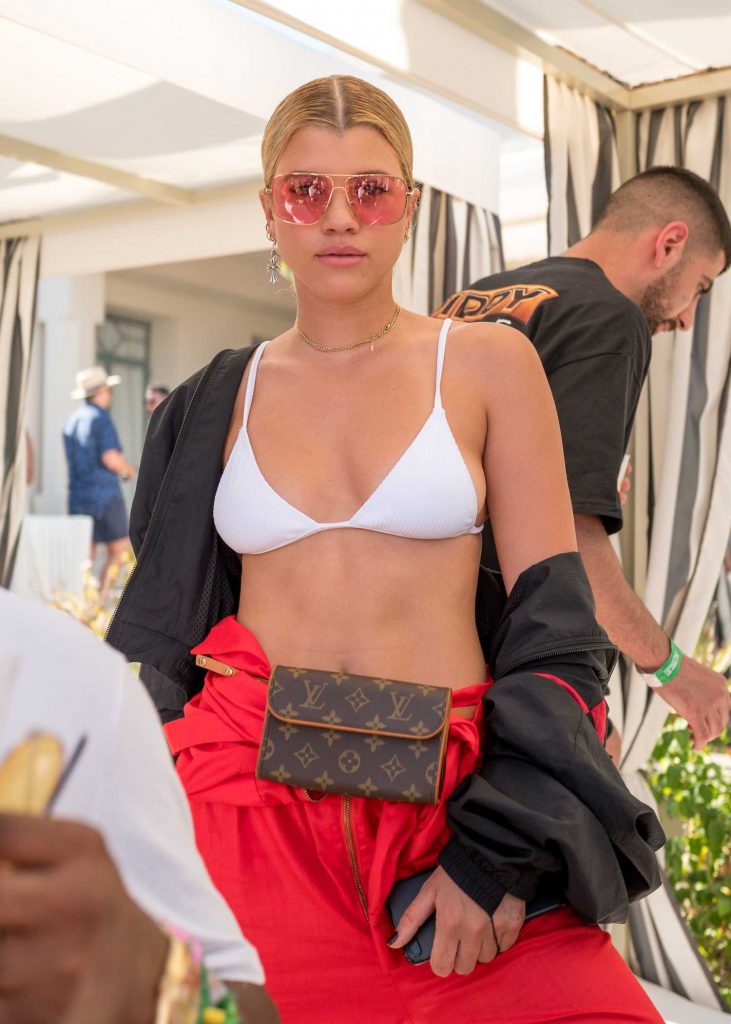Sofia Richie Attends the REVOLVE Desert House During the Coachella Valley Music and Arts Festival in Palm Springs-2