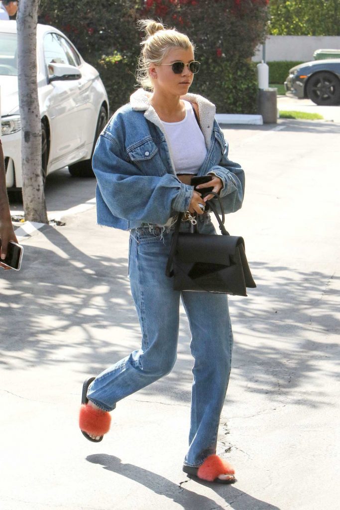 Sofia Richie Visits Mauro's in West Hollywood-1