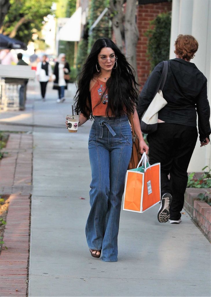 Vanessa Hudgens Leaves a Skin Care Clinic in West Hollywood-3