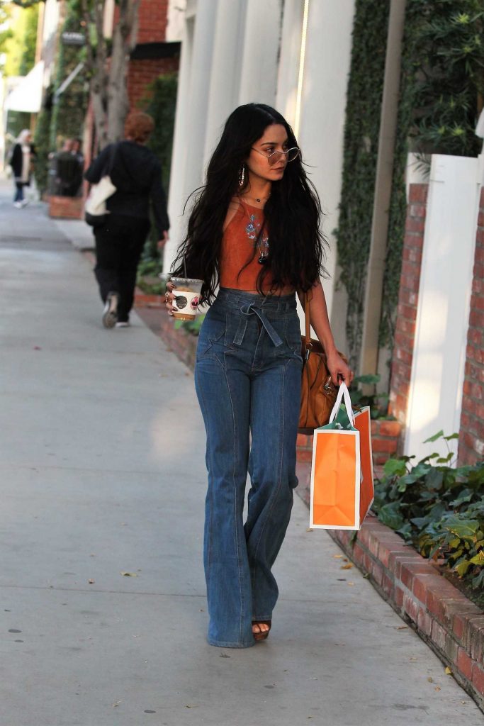 Vanessa Hudgens Leaves a Skin Care Clinic in West Hollywood-4