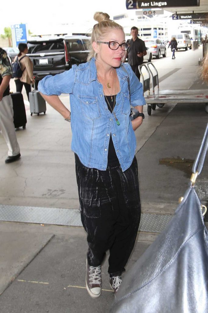 Christina Applegate Was Seen at LAX Airport in Los Angeles-1