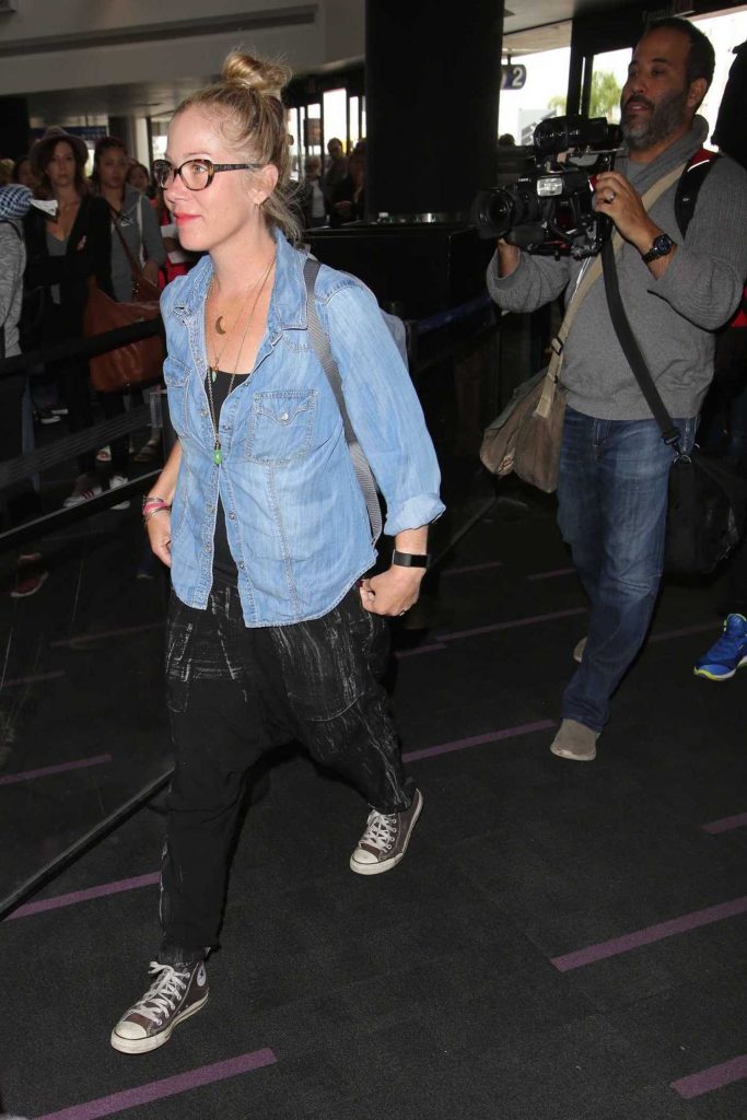 Christina Applegate Was Seen at LAX Airport in Los Angeles-2
