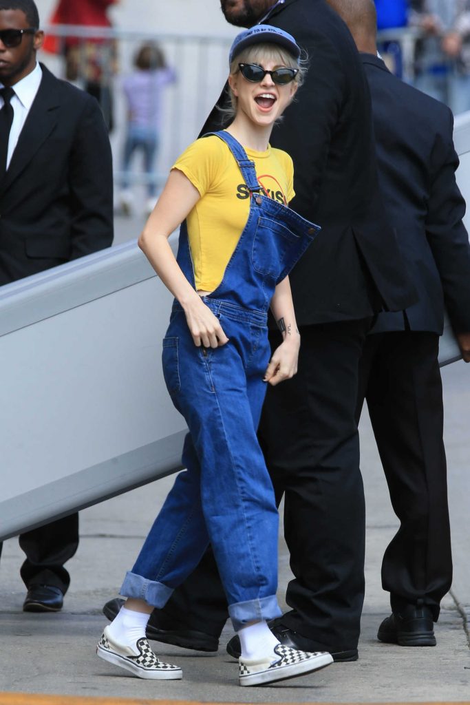 Hayley Williams Arrives at Jimmy Kimmel Live in Hollywood-3
