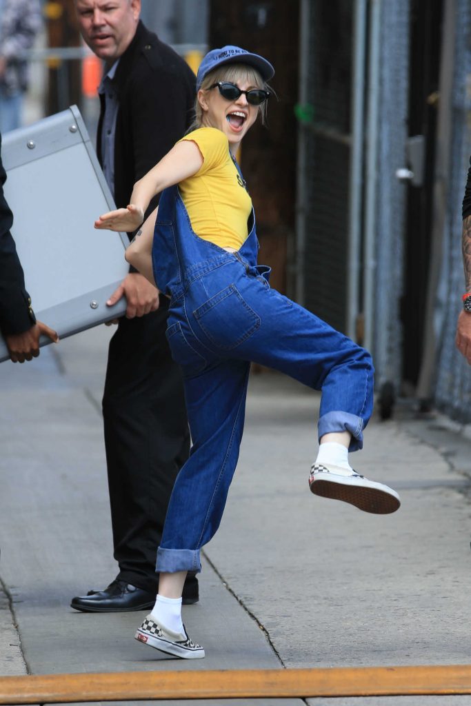Hayley Williams Arrives at Jimmy Kimmel Live in Hollywood-5