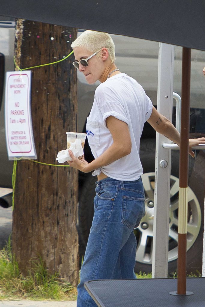 Kristen Stewart Was Spotted Out in New Orleans-4