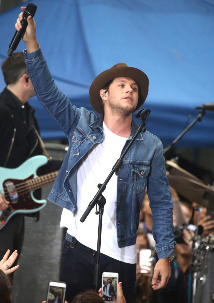 Niall Horan Performs on Today Show in New York City-3