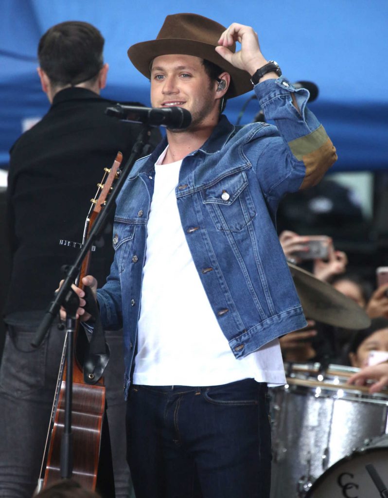 Niall Horan Performs on Today Show in New York City-4