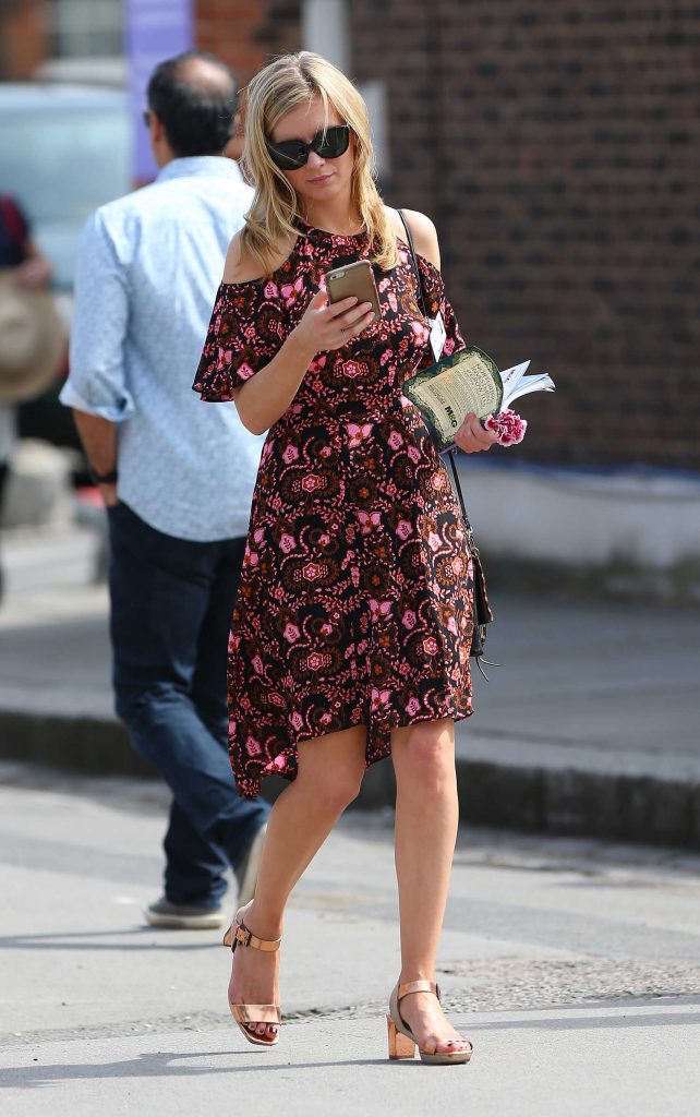 Rachel Riley at the Chelsea Flower Show in London-2