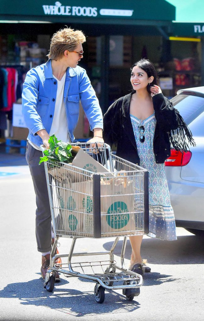 Vanessa Hudgens Goes Shopping at Whole Foods in LA With Austin Butler-3
