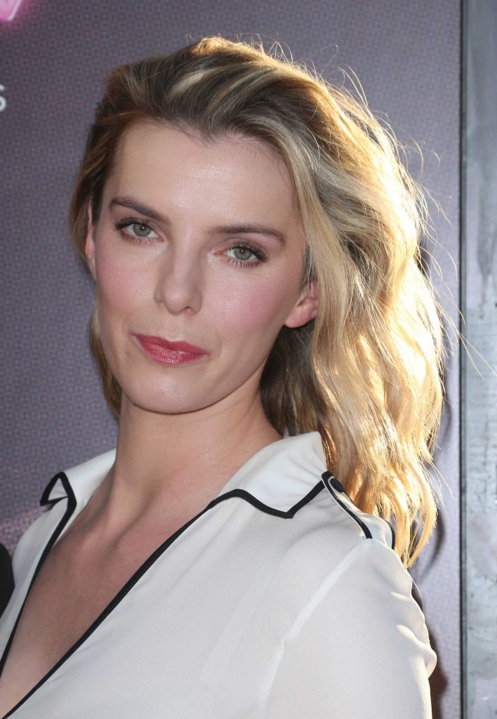 Betty Gilpin at the GLOW TV Show Premiere in Los Angeles-4