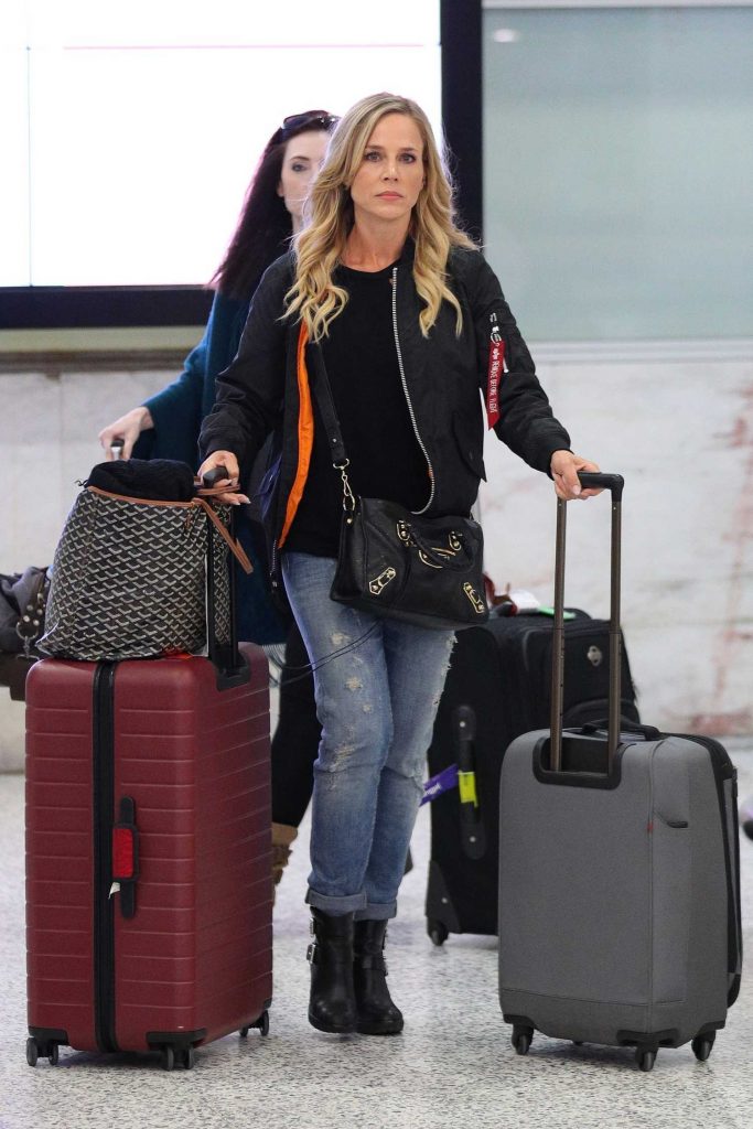 Julie Benz Was Seen at the Airport in Sydney-3